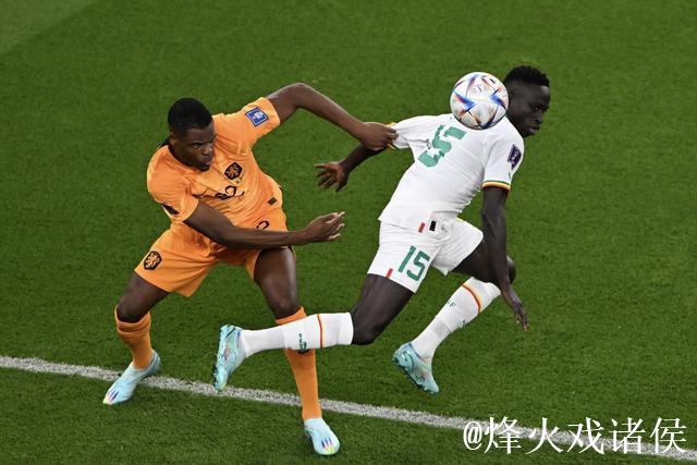 国米后卫邓弗里斯伤情不明复出无期，更换经纪人引转会猜测